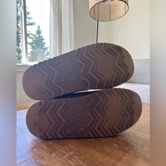 Uggs Kids Classic ll Boot | Size 4 Chestnut - Picture 2 of 7